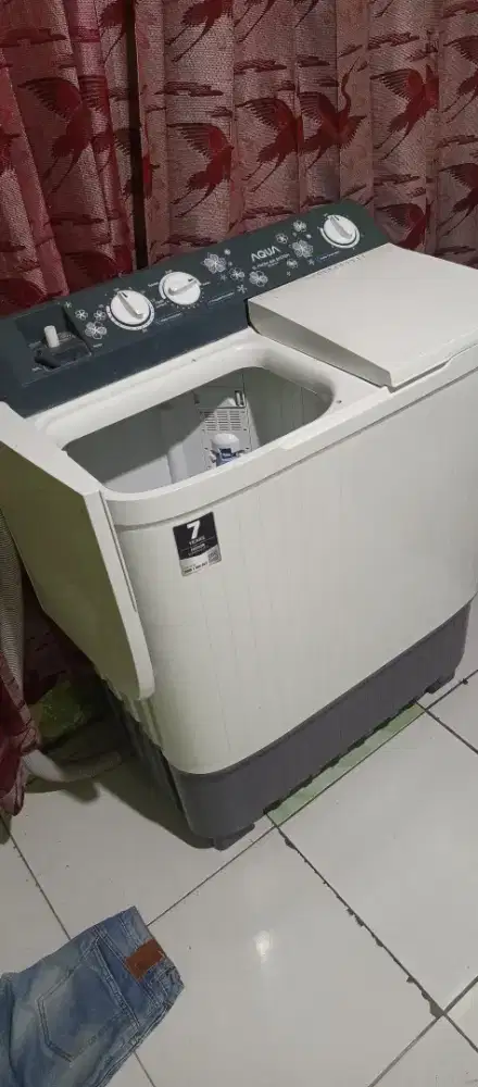 Mesin cuci Aqua 2 Tabung