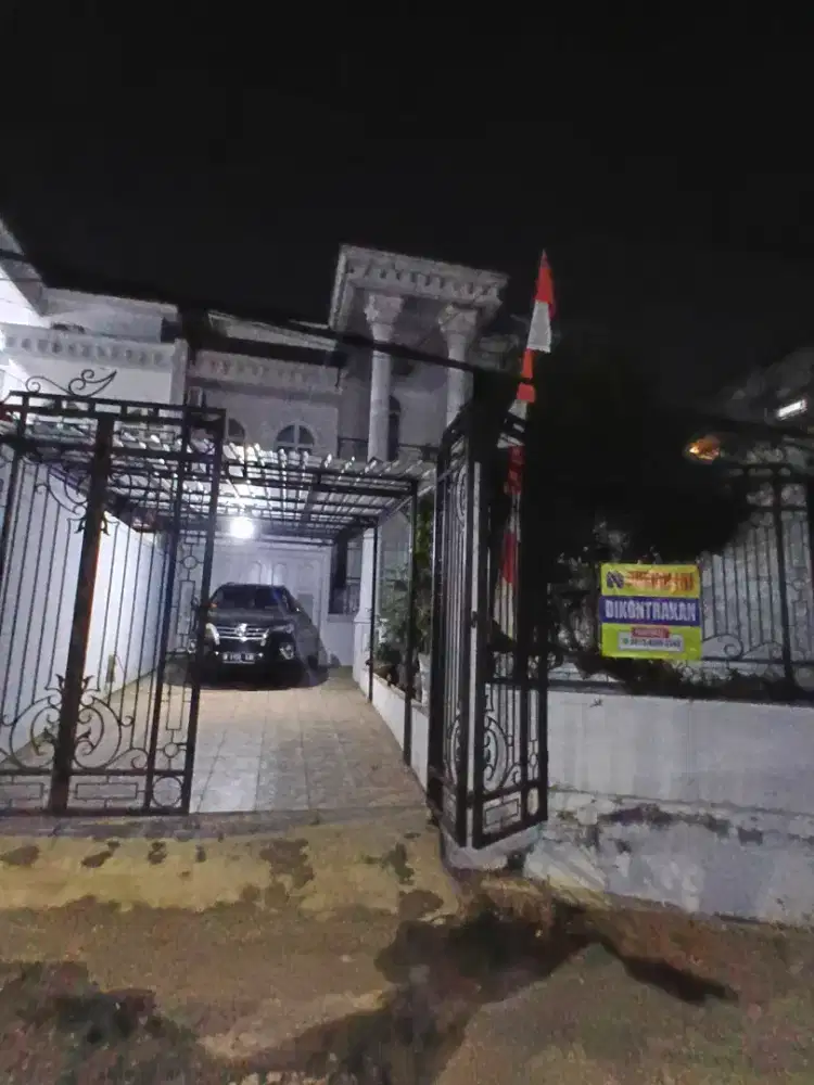 Disewakan Rumah -3 Lantai