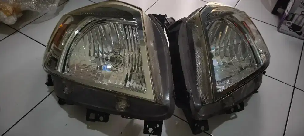 Headlamp Assy Ford Everest 2012 Original