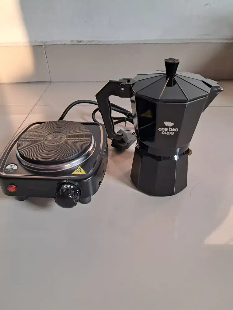 Moka Pot Kopi dan Kompor Listrik