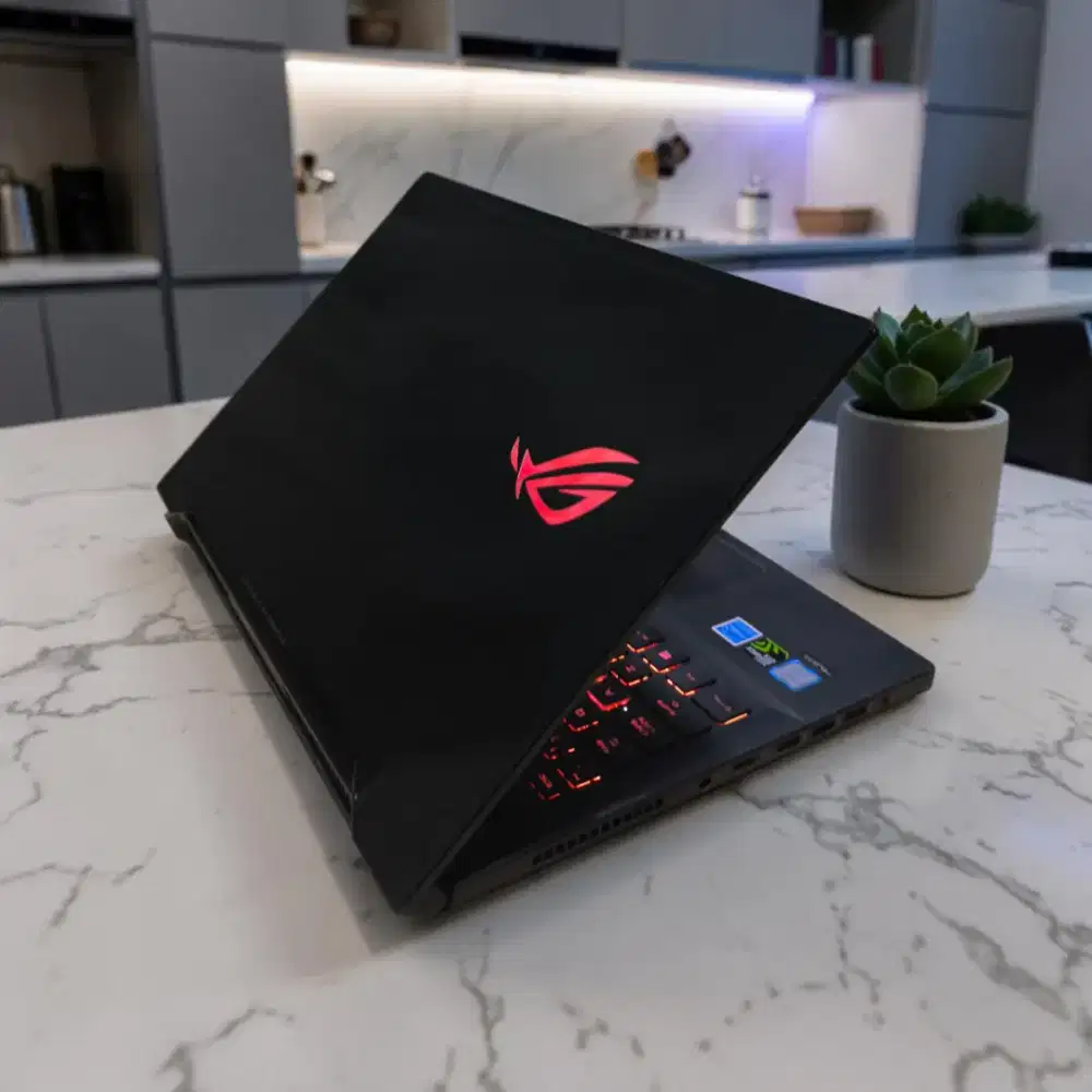 Laptop Gaming Tipis ASUS ROG Zephyrus i7 GTX 1070