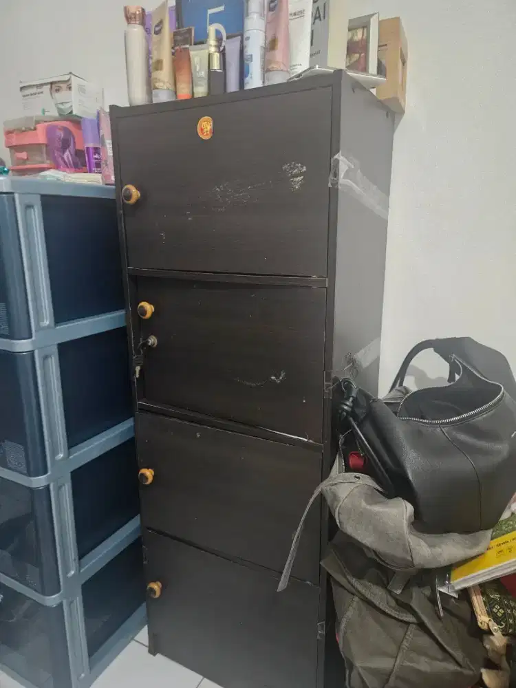Jual Cepat Kabinet/Rak Kayu 4 Susun Kondisi Bagus