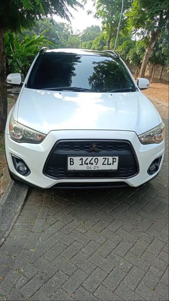 Mitsubishi Outlandee Sport PX 2014 putih AT