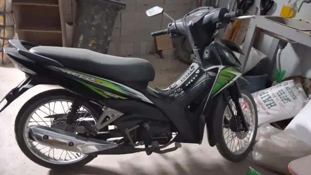 Honda revo 2014 hitam