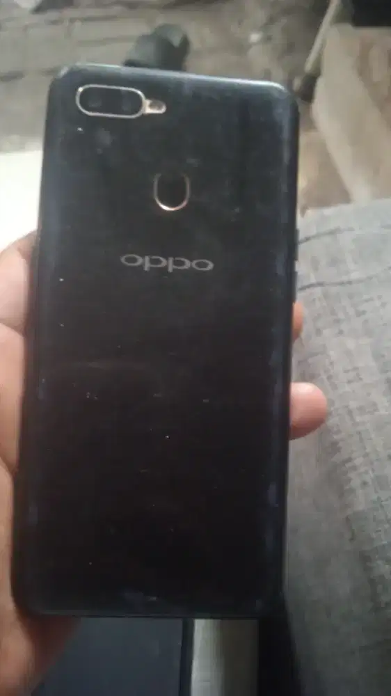 Oppo A5S  hanya handphone dan chargernya saja box nya lupa dimana