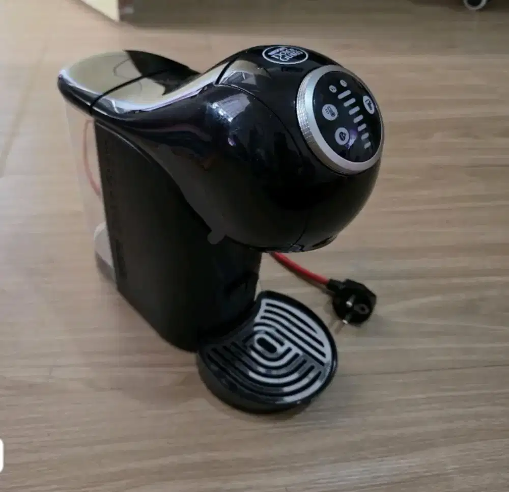 COFFEE MAKER Nescafe Dolce Gusto