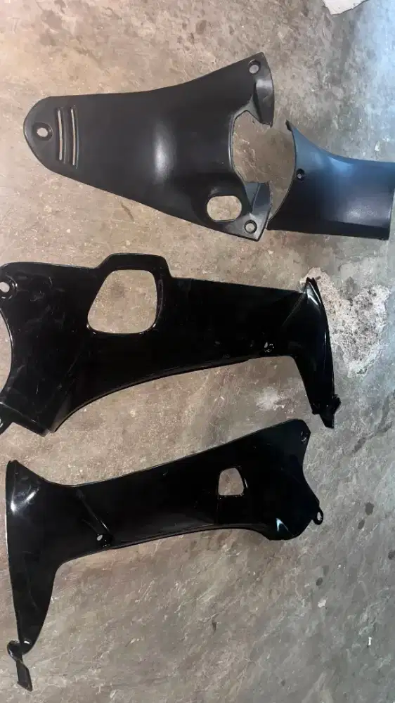 Sayap body depan dalam dan leksil motor supra x125