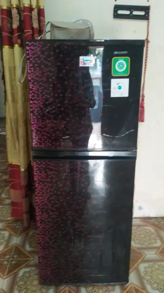 Kulkas 2 pintu merek Sharp