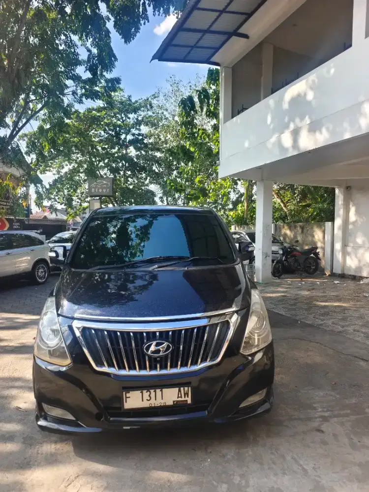 HYUNDAI H1 DIESEL AT ROYALE 2014