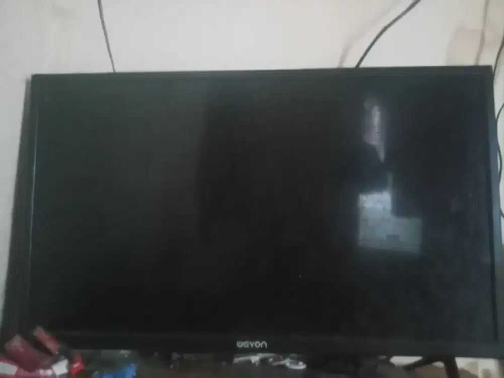 Di jual televisi merek weyon
