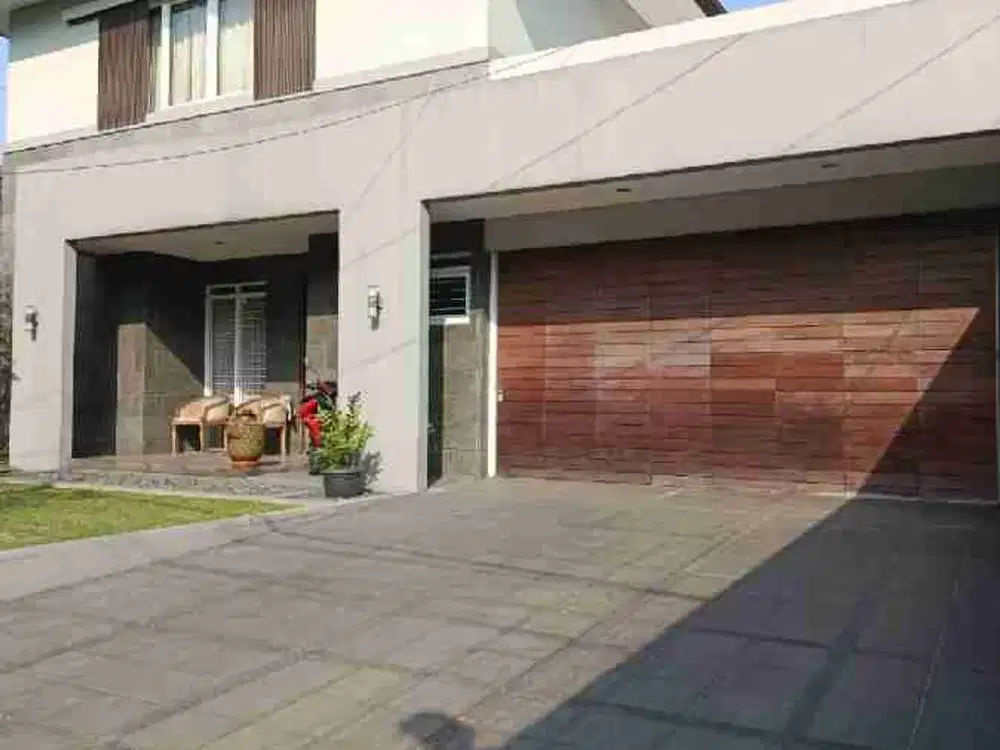 Jual Rumah Setrasari ada Swimming Pool Bandung
