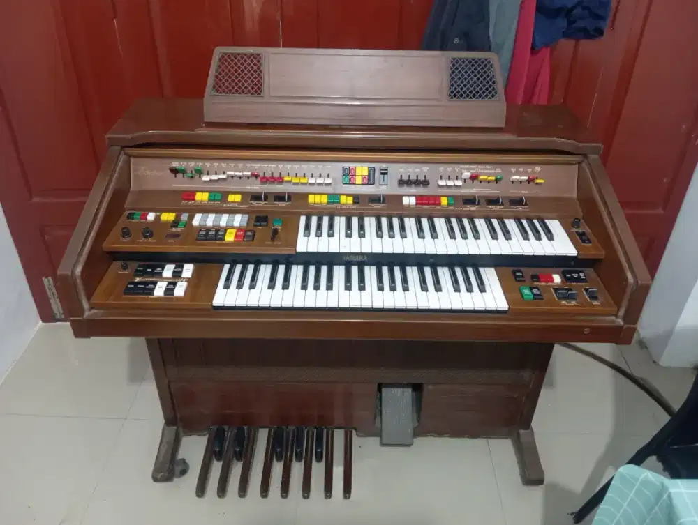 Piano antik Yamaha kuno klasik