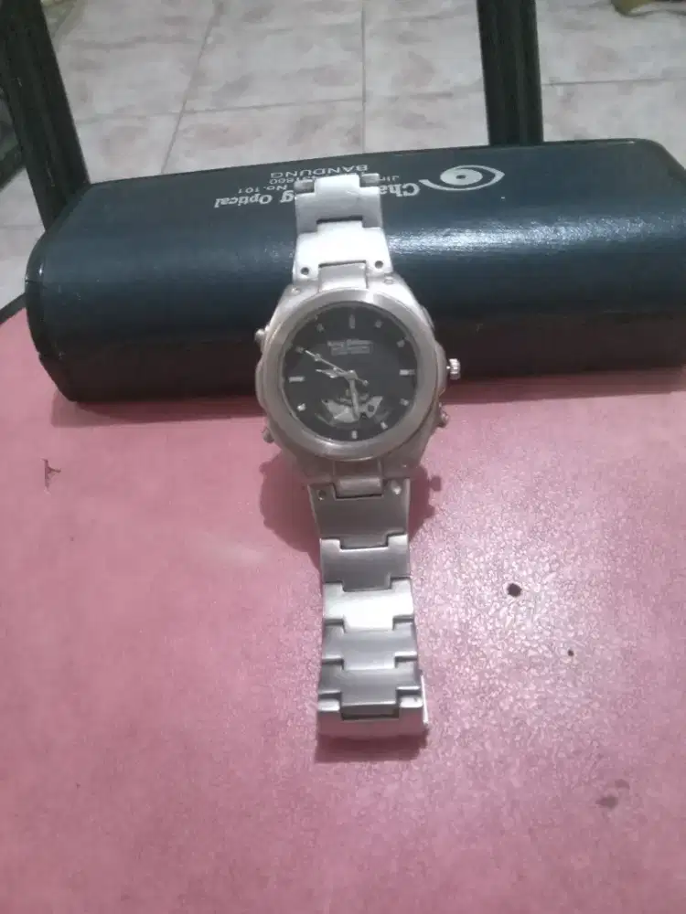 Jam Tangan Krug-Baumen
Langka