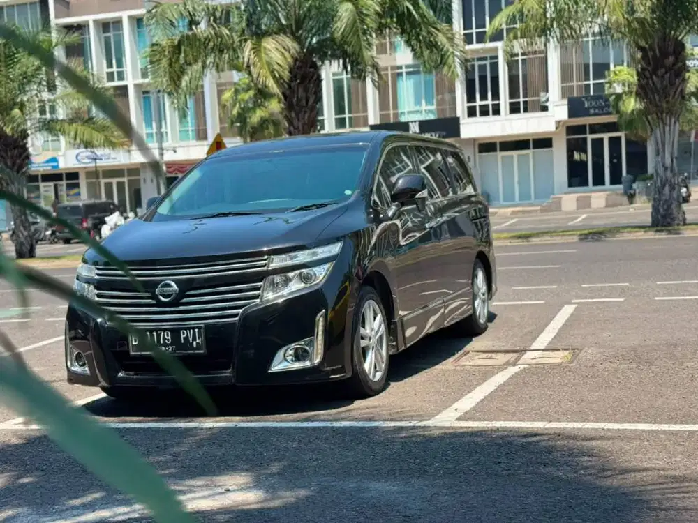 Nissan Elgrand 3.5 2012