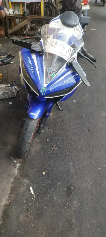 Sepeda motor yamaha R15