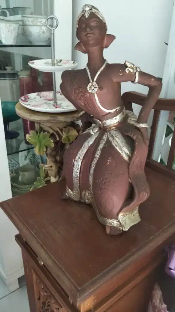 Sepasang Patung Penari Tradisional Ukir Kayu Antik & Estetik