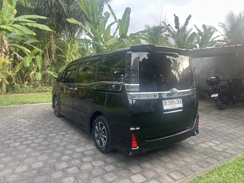 TOYOTA VOXY 2020 - Thumbnail 3