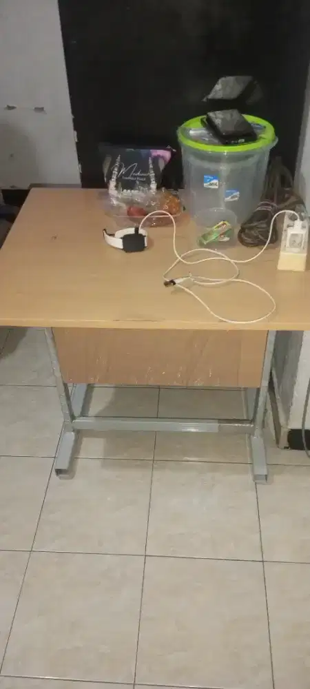 Di jual Meja Komputer