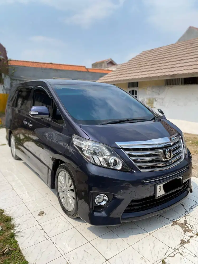 Toyota Alphard S CBU 2012 rare color violet
