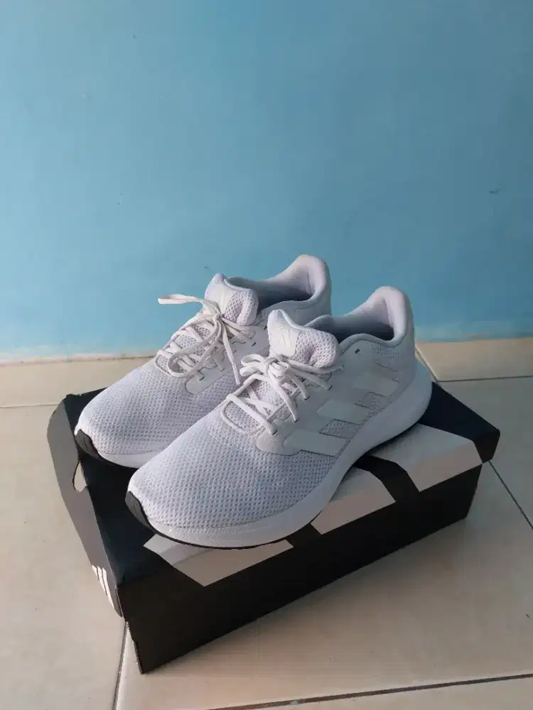 Sepatu Adidas ORIGINAL Putih White