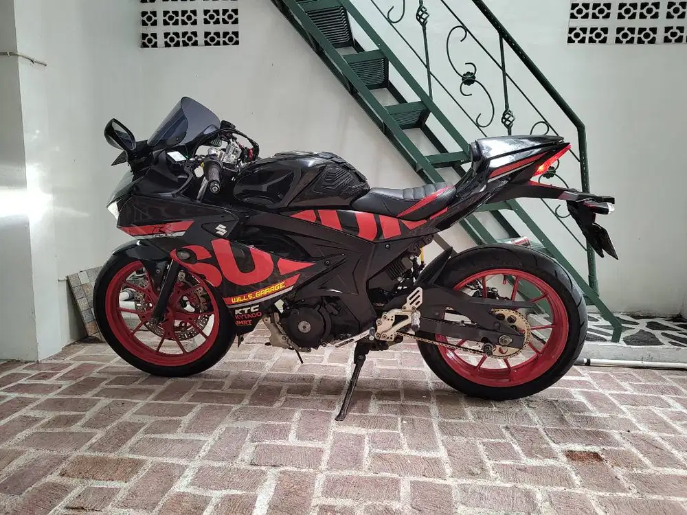 GSX R150 2019 hitam ABS