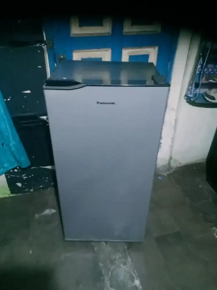 Jual kulkas panasonic 1 pintu mesin ori dingin beku normal bisa diantr