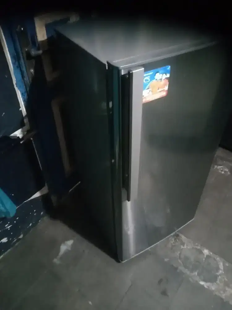 Jual kulkas Sharp 1 pintu mesin ori dingin beku normal bisa diantar