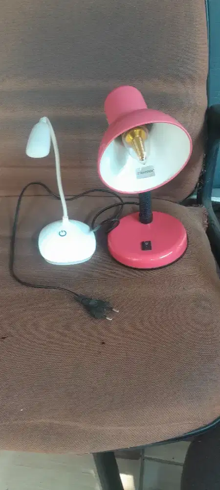 Lampu belajar .