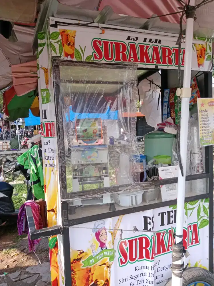 Lowongan kerja dibutukan (wanita) dagang es teh solo,