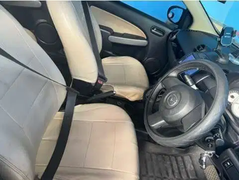 Mazda 2 2011 Bensin