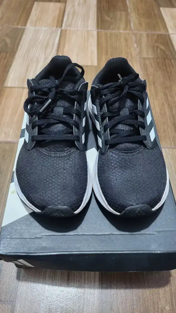 Sepatu adidas galaxi 6
