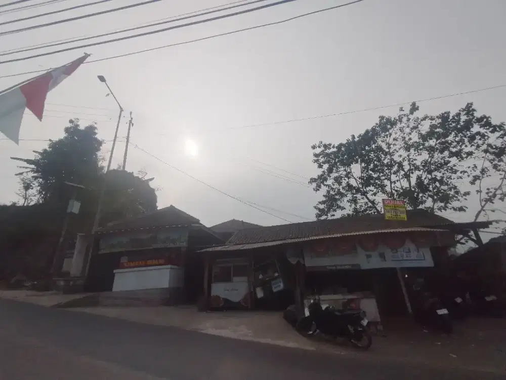 Jual villa dan kios2 di depan nya