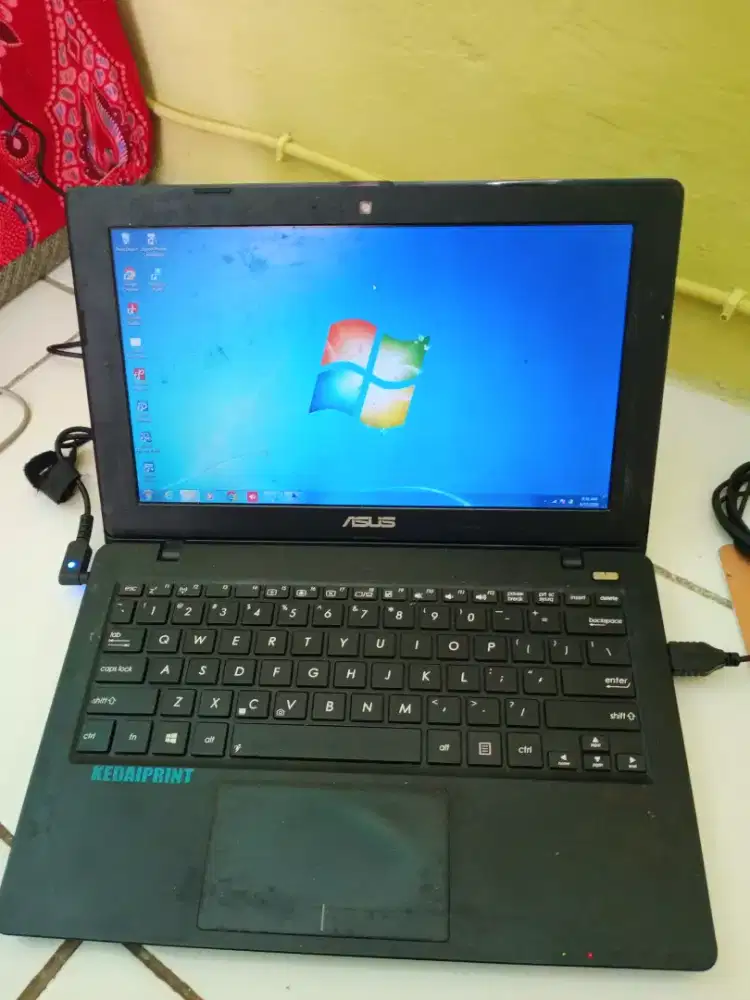 Laptop Asus x200ca