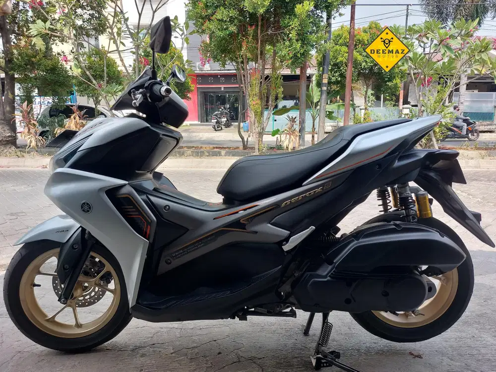 (DP 300)‼️ Yamaha Aerox ABS Keyless Connected Silver Mulus 2022