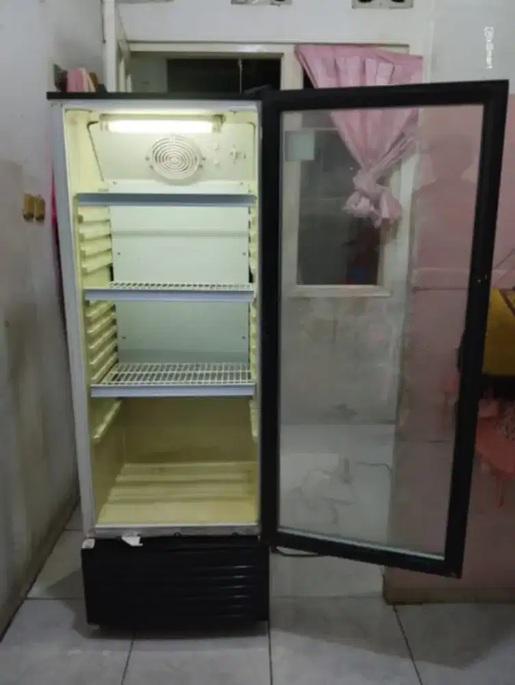 Di Jual showcase