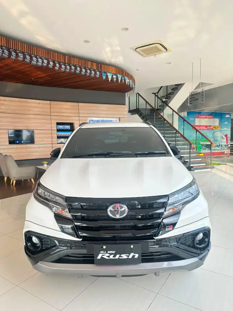 Toyota Rush GR AT 2026 Putih