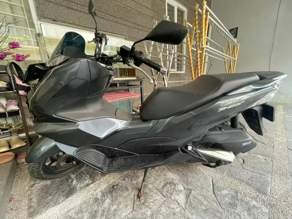 Motor PCX 2021 abu abu