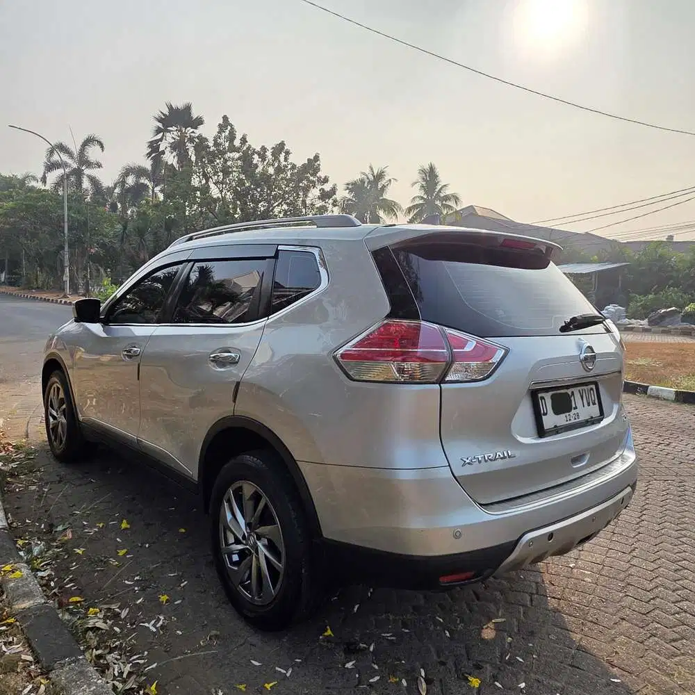 Nissan X-Trail T32 2.5 AT 2017 Silver Tipe Tertinggi, Pribadi,