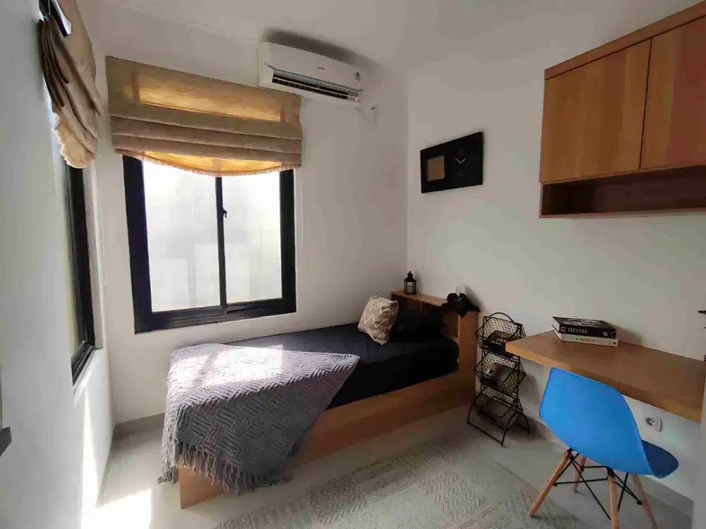 Dijual Kost Ring 1 Sudah Aktif Full Tersewa Siap Cuan, Occupancy Tinggi Terbukti, 10 BR Fully Furnished, SHM, 2 Menit Pintu Kukel