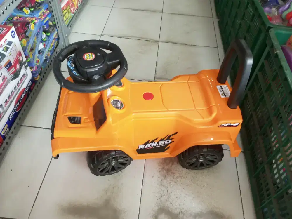 Mainan Anak Mobil Rambo naik musik