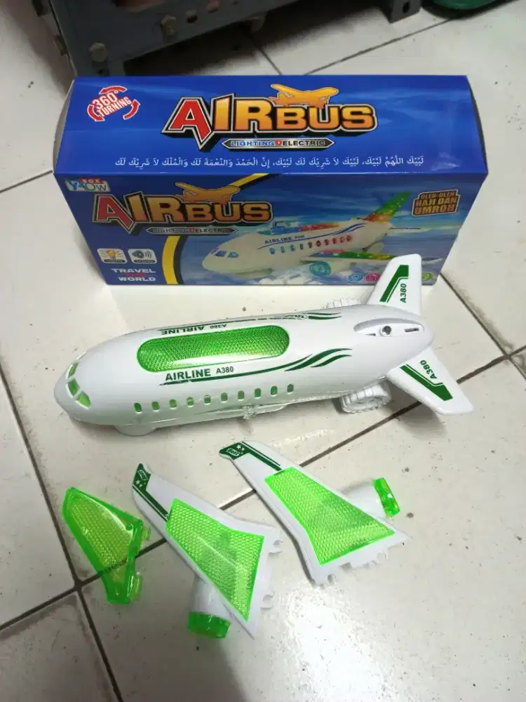 Mainan Anak Pesawat Airbus baterai