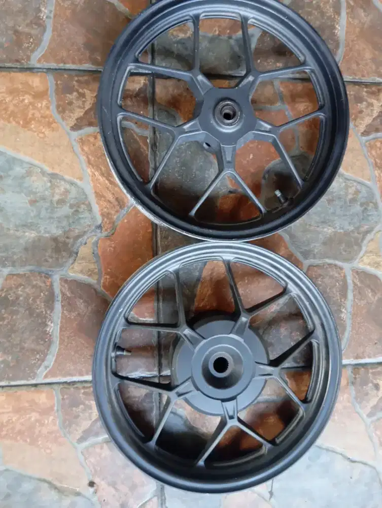 Velg Ori copotan Vario 150 125 LED old kondisi bagus normal d graha