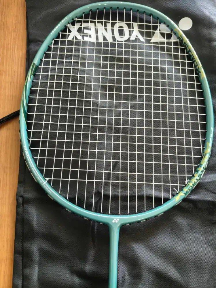 Raket Badminton Yonex Astrox 10 Original Masih Baru + Senar Ultimax 66