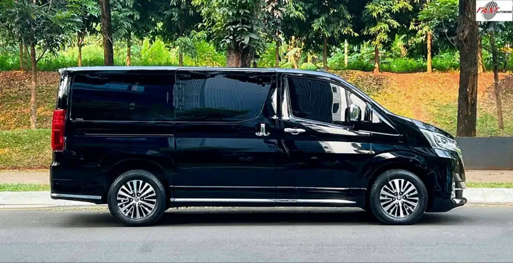 KM.25RB PREMIUM TOYOTA GRANACE TSS 2023 LIKE NEW 2.8 AT SIAP PAKAI