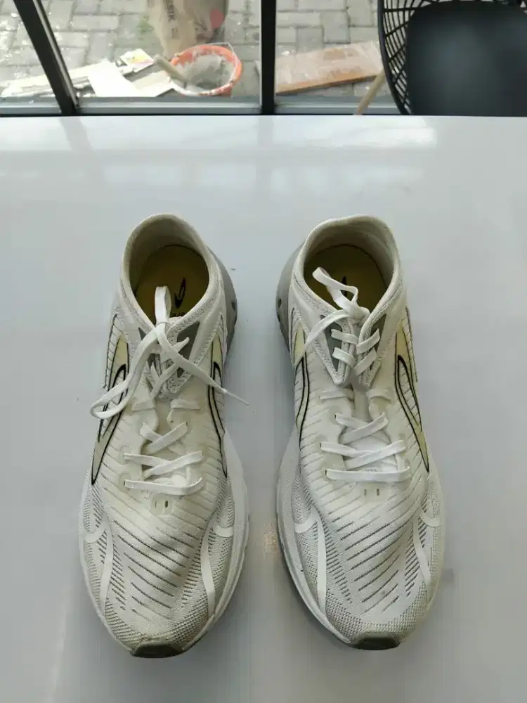 Sepatu Running Nineten 910 Hiroshi White