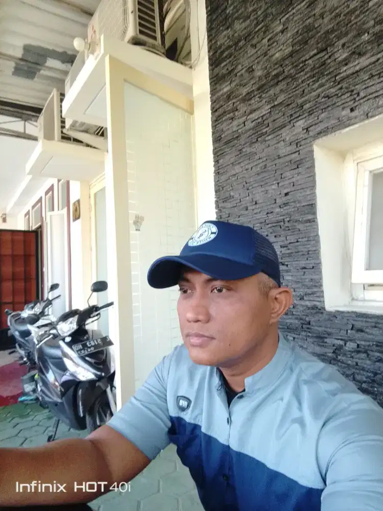 Cari kerja sbg driver pribadi.