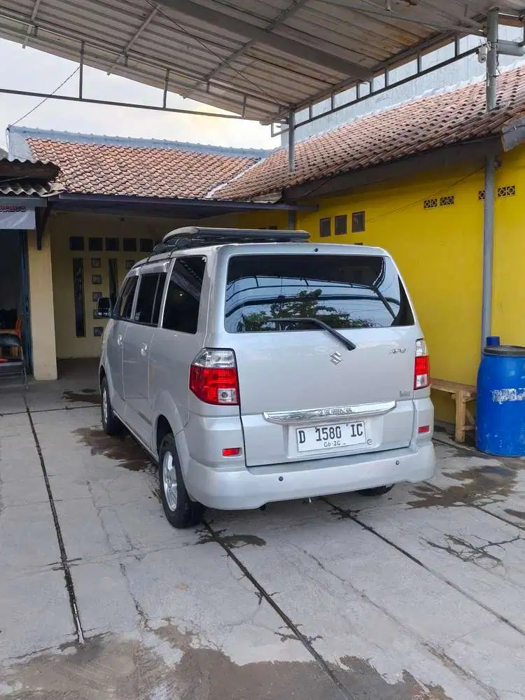 Suzuki APV Arena 2011