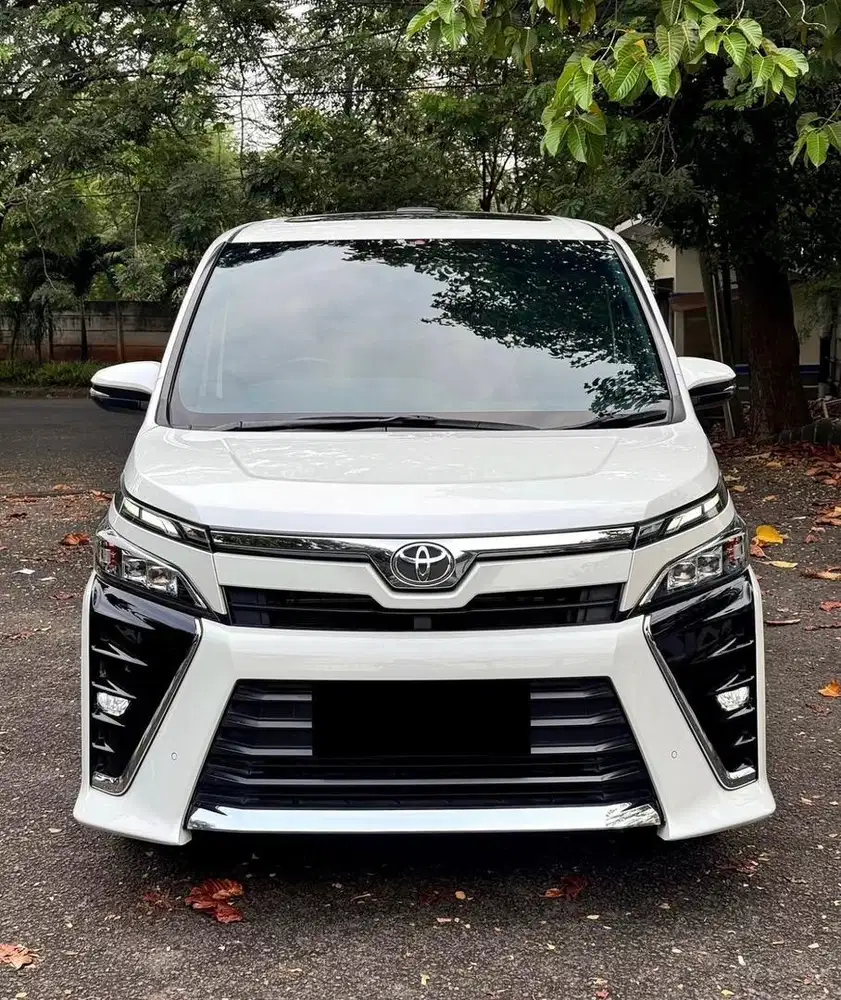 [KM 20 RB] Toyota Voxy CBU Japan Sunroof 2019/2020 Antik Seperti Baru