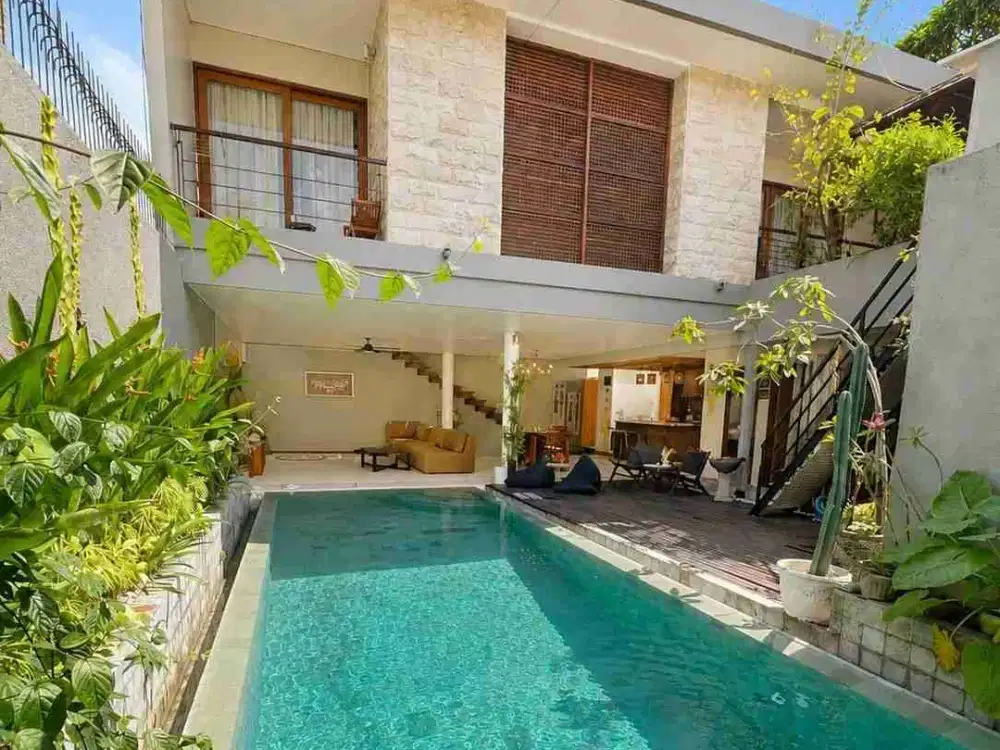 Villa Modern Tropical 2BR Dekat Batu Belig Beach Umalas
