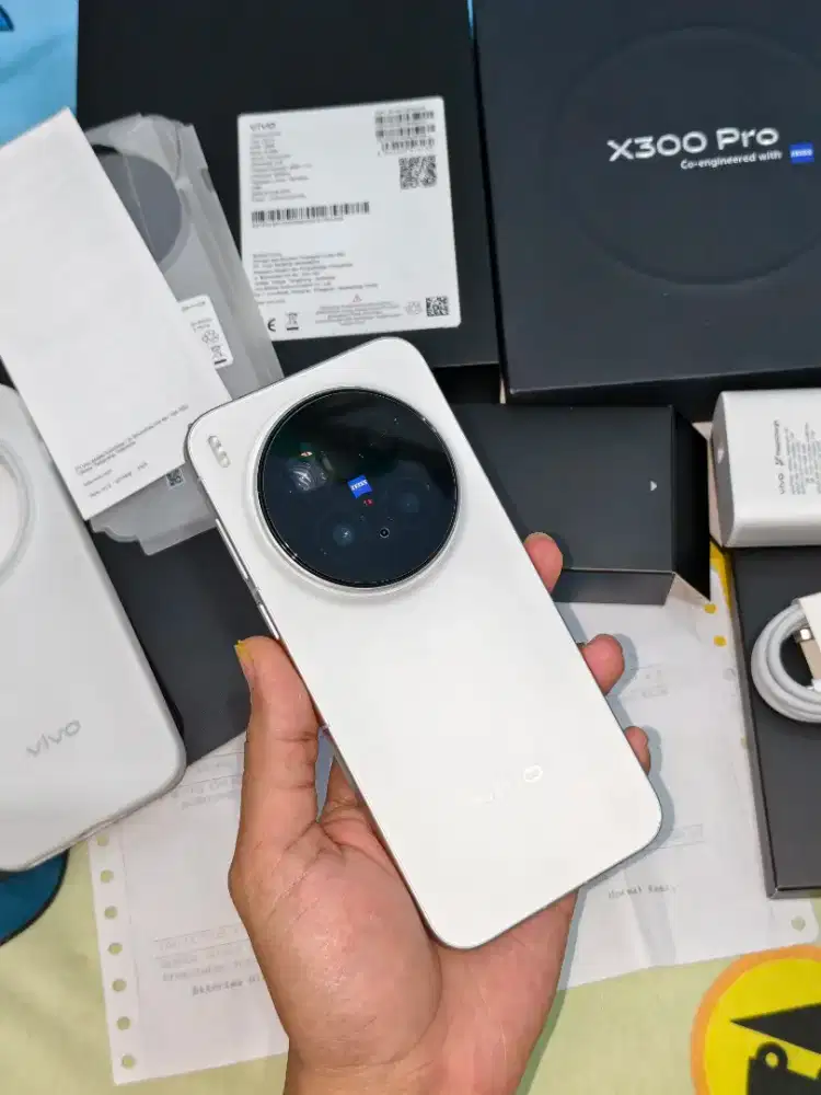 VIVO X300 Pro ZEISS 16GB / 512GB Cloud White Putih